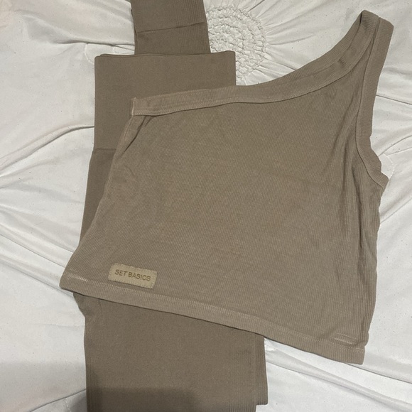 Set Active Set - Picture 1 of 8